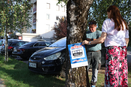 POSTAVITEV TABLE IN TALNIH OZNAK PEŠBUS PRI VALVASORJU 02 FOTO LJUBO VUKELIČ